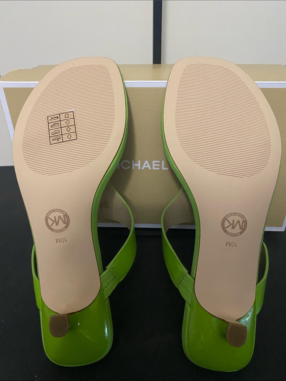 Michael Kors Bright Green Kitten Heel Thong Sandals - Picture 5 of 5